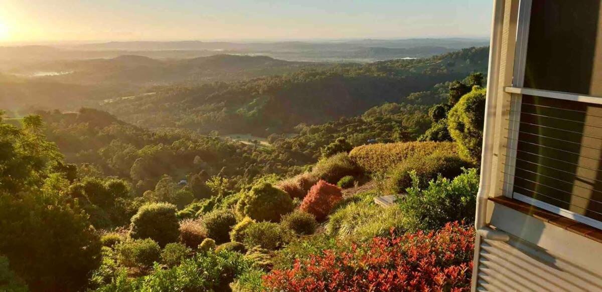 Flaxton Garden Home With Spectacular Coastal Views Montville Bagian luar foto